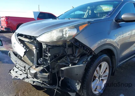 2017 Kia Sportage Lx z USA, uszkodzony, nr VIN KNDPMCAC4H7296026